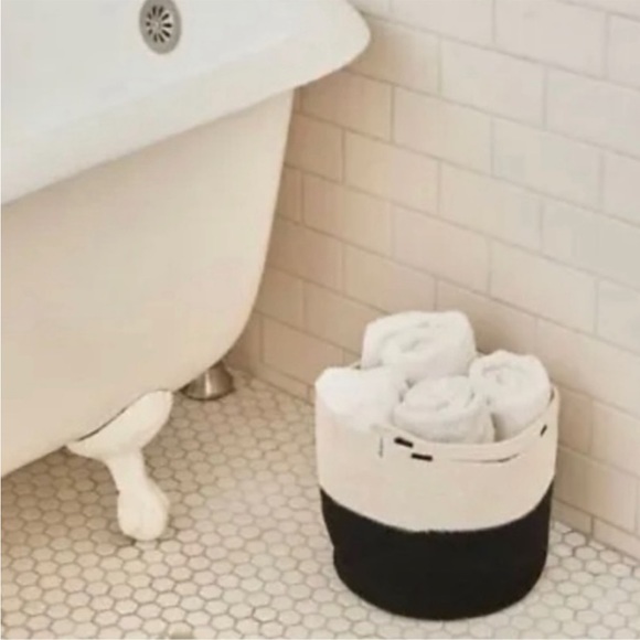 Anthropologie Cotton foldable plant holder/storage container - Picture 3 of 5